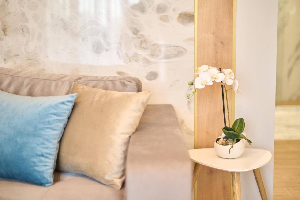 Eee Apart Boutique Constanta Bagian luar foto